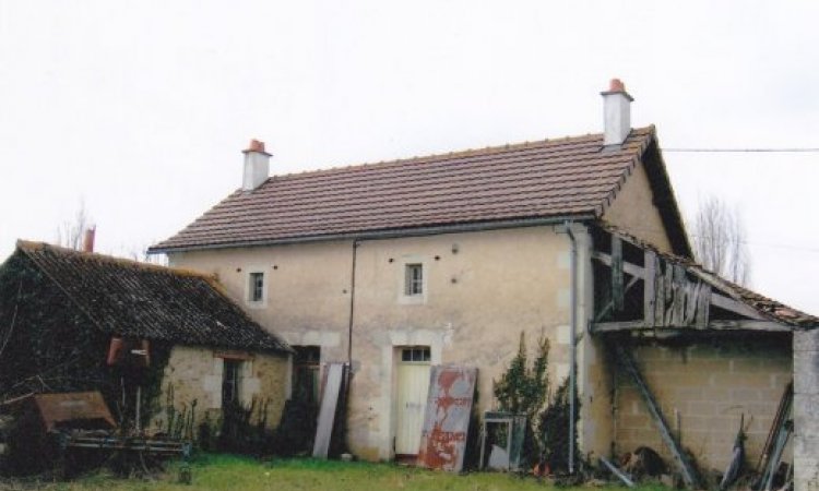 Restauration et ravalements de façade pour maison ancienne à Mirebeau 